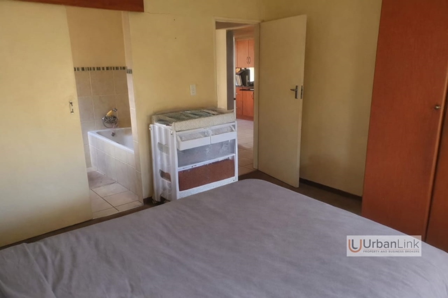 3 Bedroom Property for Sale in Waterval East North West